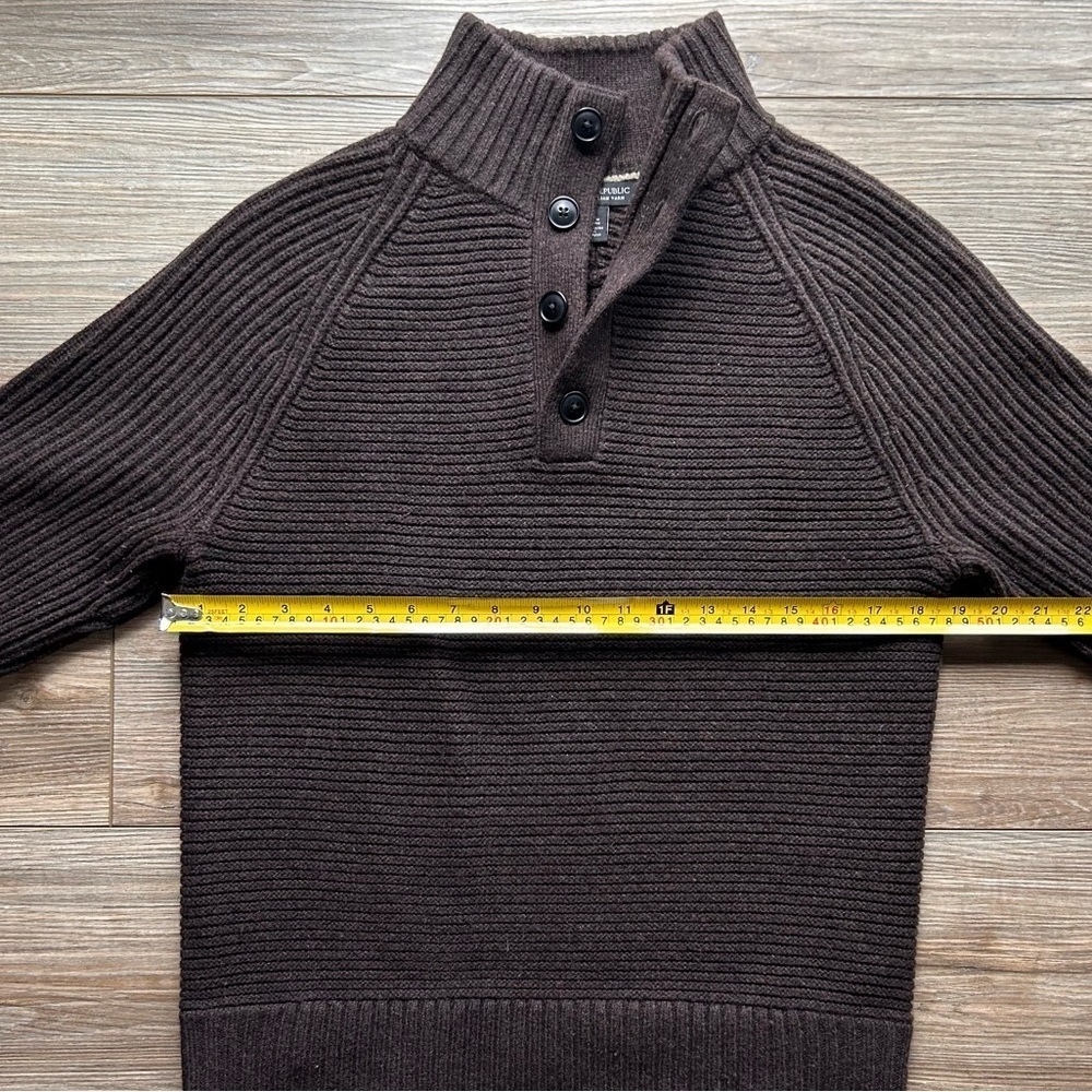 Banana Republic | Chunky Knit Italian Yarn Sweater in Chocolate Brown (Small) - Picture 10 of 15